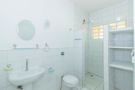 Casa para alugar com 154m², 4 quartos e 4 vagas Casa para alugar com 154m², 4 quartos e 4 vagasBanheiro 1