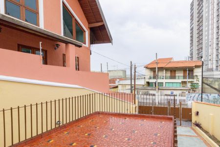 Casa para alugar com 154m², 4 quartos e 4 vagas Casa para alugar com 154m², 4 quartos e 4 vagasVaranda