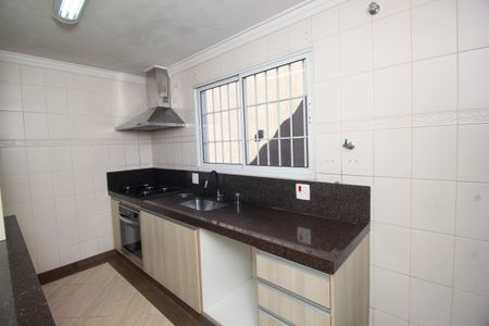 Casa para alugar com 200m², 5 quartos e 2 vagasCozinha