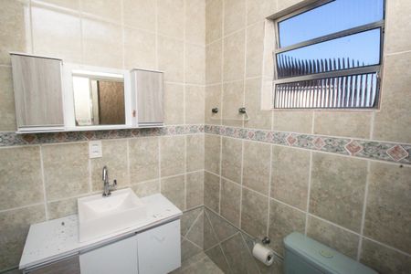 Casa para alugar com 200m², 5 quartos e 2 vagasBanheiro - Edícula