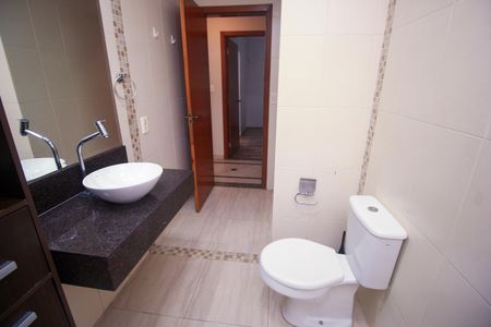 Casa para alugar com 200m², 5 quartos e 2 vagasBanheiro Social
