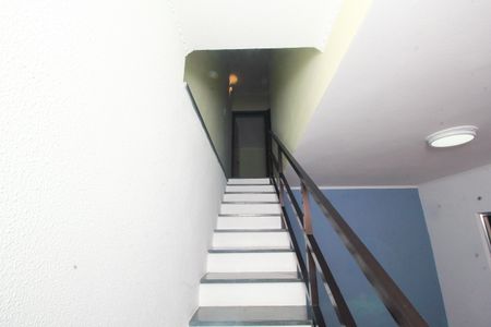 Casa para alugar com 200m², 5 quartos e 2 vagasEscada - Edícula