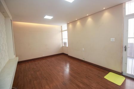 Casa para alugar com 200m², 5 quartos e 2 vagasSala