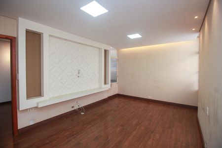 Sala de casa para alugar com 5 quartos, 200m² em Vila Apiai, Santo André