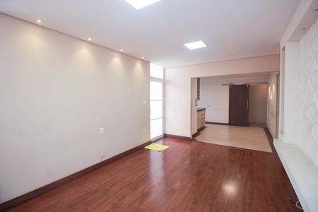Sala de casa para alugar com 5 quartos, 200m² em Vila Apiai, Santo André