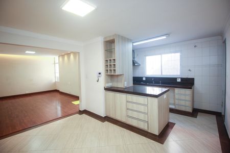 Casa para alugar com 200m², 5 quartos e 2 vagasCozinha