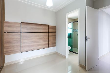 Apartamento para alugar com 77m², 3 quartos e 1 vagasuíte