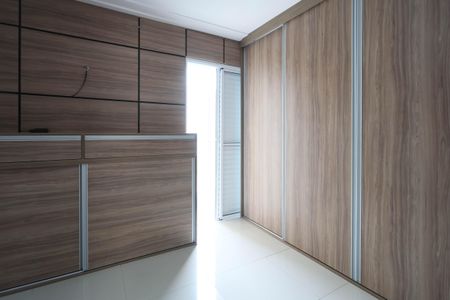 Apartamento para alugar com 77m², 3 quartos e 1 vagasuíte