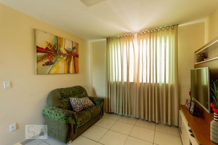Sala de apartamento para alugar com 2 quartos, 48m² em Piratininga, Belo Horizonte