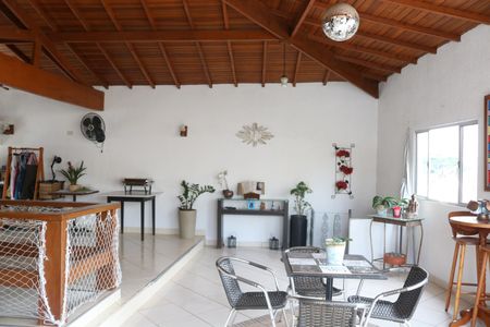 Casa para alugar com 180m², 2 quartos e 1 vagaCobertura