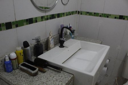 Casa de condomínio à venda com 110m², 3 quartos e sem vagaBanheiro Social