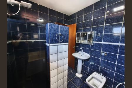 Casa para alugar com 230m², 4 quartos e 3 vagasBanheiro