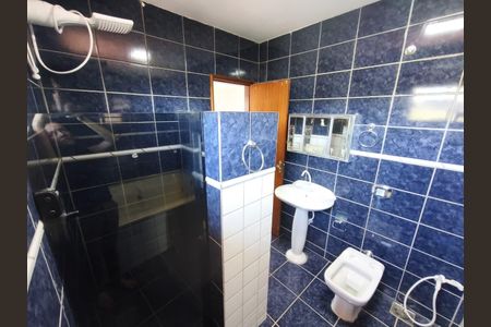 Casa para alugar com 230m², 4 quartos e 3 vagasBanheiro