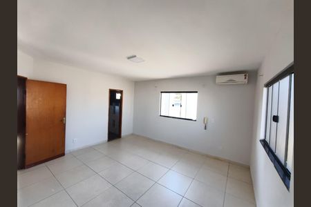 Sala de casa para alugar com 4 quartos, 230m² em Setor Faicalville, Goiânia