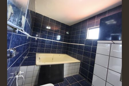 Casa para alugar com 230m², 4 quartos e 3 vagasBanheiro