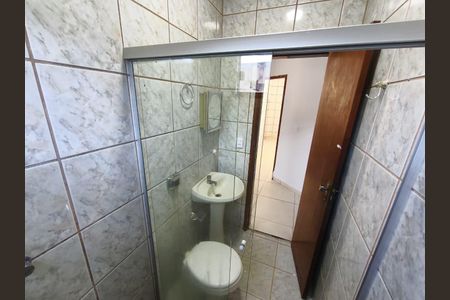 Casa para alugar com 230m², 4 quartos e 3 vagasBanheiro