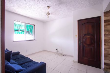 Sala de apartamento para alugar com 2 quartos, 60m² em Colubandê, São Gonçalo