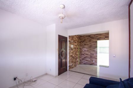 Sala de apartamento para alugar com 2 quartos, 60m² em Colubandê, São Gonçalo