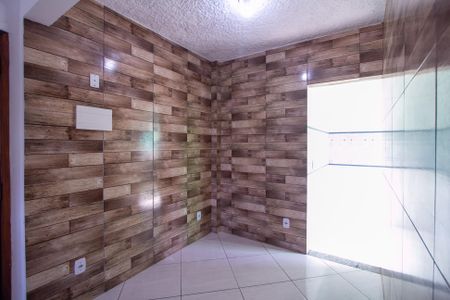 Sala de apartamento para alugar com 2 quartos, 60m² em Colubandê, São Gonçalo