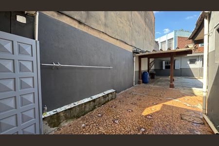 Casa para alugar com 189m², 4 quartos e 6 vagasQuintal