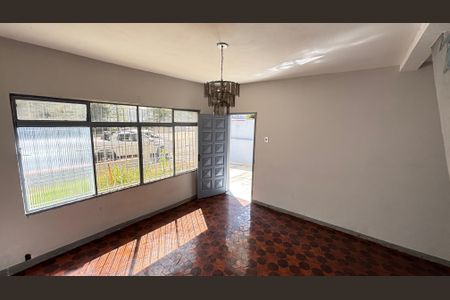 Casa para alugar com 189m², 4 quartos e 6 vagasSala