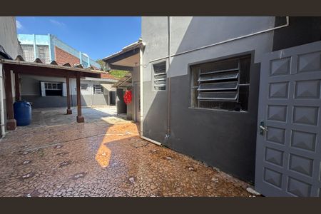 Casa para alugar com 189m², 4 quartos e 6 vagasQuintal