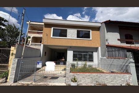 Casa para alugar com 189m², 4 quartos e 6 vagasFachada