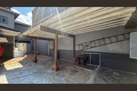 Casa para alugar com 189m², 4 quartos e 6 vagasQuintal