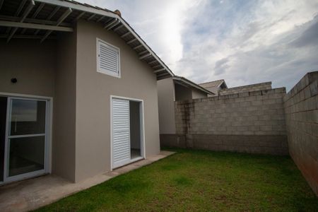 Casa de condomínio para alugar com 156m², 3 quartos e 2 vagasQuintal 