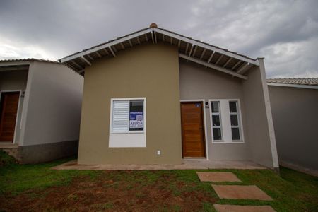 Casa de condomínio para alugar com 156m², 3 quartos e 2 vagasFachada