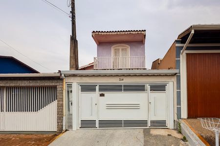 Casa para alugar com 80m², 2 quartos e 1 vagaFachada