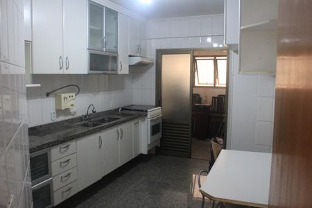 Apartamento à venda com 148m², 3 quartos e 2 vagasCozinha