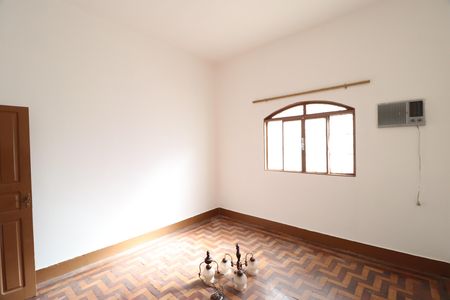 Quarto 2 de casa para alugar com 2 quartos, 150m² em Centro, Uberlândia
