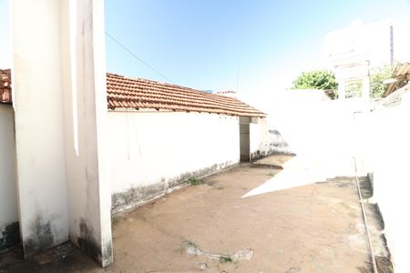 Casa para alugar com 150m², 2 quartos e 1 vagaQuintal