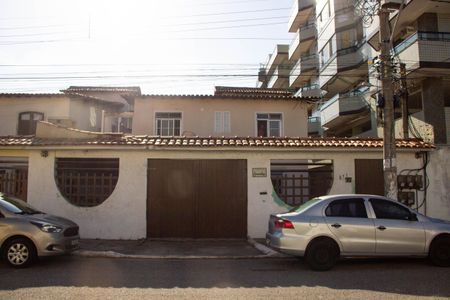 Casa de condomínio para alugar com 110m², 3 quartos e 1 vaga Casa de condomínio para alugar com 110m², 3 quartos e 1 vagaFachada