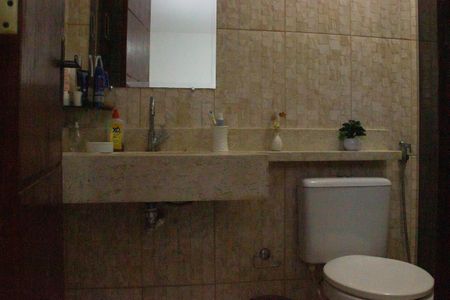 Casa de condomínio para alugar com 110m², 3 quartos e 1 vaga Casa de condomínio para alugar com 110m², 3 quartos e 1 vagaBanheiro da Suíte 1