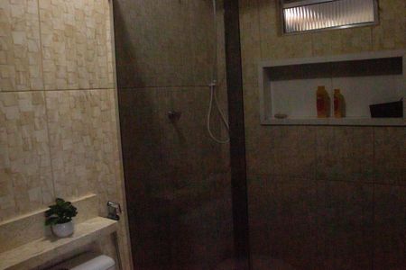 Banheiro da Suíte 1 de casa de condomínio para alugar com 3 quartos, 110m² em Braga, Cabo Frio
