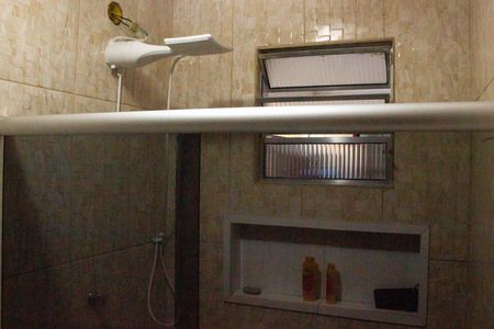 Casa de condomínio para alugar com 110m², 3 quartos e 1 vaga Casa de condomínio para alugar com 110m², 3 quartos e 1 vagaBanheiro da Suíte 1