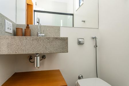 Apartamento à venda com 153m², 3 quartos e sem vagaBanheiro Social 