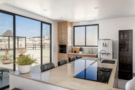 Apartamento à venda com 153m², 3 quartos e sem vagaCozinha 
