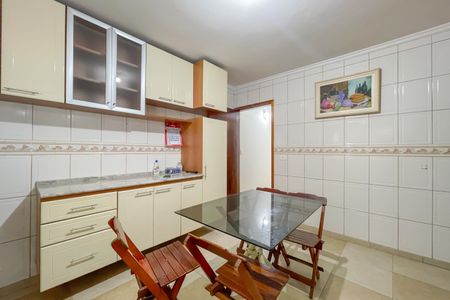Casa à venda com 96m², 2 quartos e 3 vagas Casa à venda com 96m², 2 quartos e 3 vagasCozinha