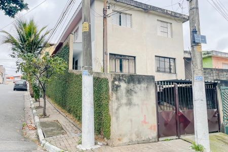 Casa à venda com 96m², 2 quartos e 3 vagas Casa à venda com 96m², 2 quartos e 3 vagasFachada