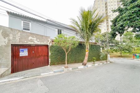 Casa à venda com 96m², 2 quartos e 3 vagas Casa à venda com 96m², 2 quartos e 3 vagasFachada