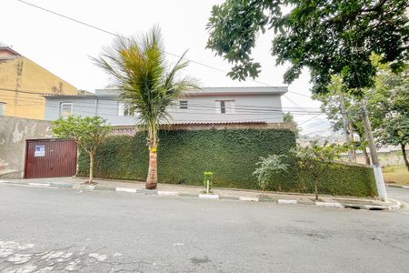 Casa à venda com 96m², 2 quartos e 3 vagas Casa à venda com 96m², 2 quartos e 3 vagasFachada