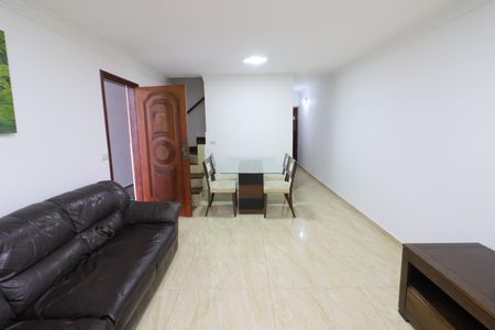 Casa para alugar com 96m², 3 quartos e 3 vagasSala