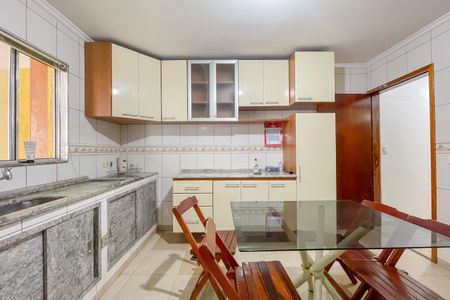 Casa à venda com 96m², 2 quartos e 3 vagas Casa à venda com 96m², 2 quartos e 3 vagasCozinha