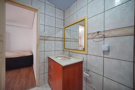 Banheiro de kitnet/studio para alugar com 1 quarto, 31m² em Jardim Cidade de Florianopolis, São José