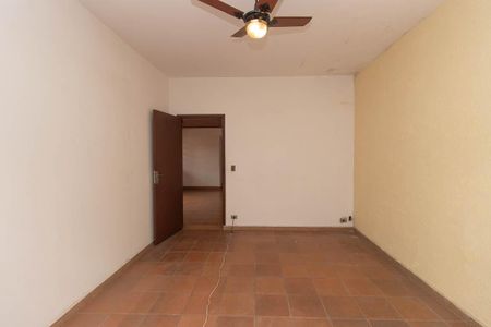 Casa à venda com 384m², 2 quartos e 4 vagas Casa à venda com 384m², 2 quartos e 4 vagasQuarto 1