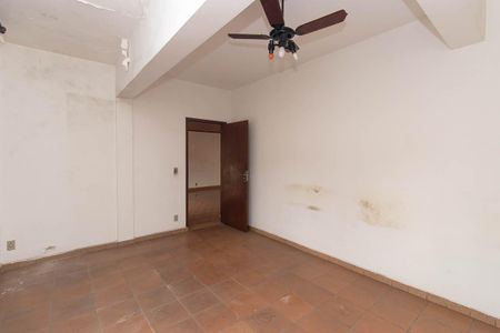 Casa à venda com 384m², 2 quartos e 4 vagas Casa à venda com 384m², 2 quartos e 4 vagasQuarto 2
