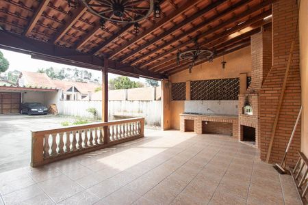 Casa à venda com 384m², 2 quartos e 4 vagas Casa à venda com 384m², 2 quartos e 4 vagasChurrasqueira